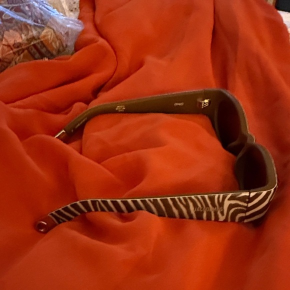 Jacquemus Brown and White Zebra Sunglasses - Picture 2 of 10